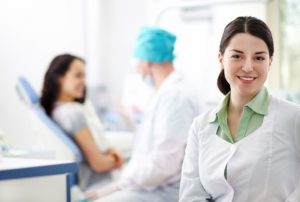nurse practitioner in a medical office 1098 511