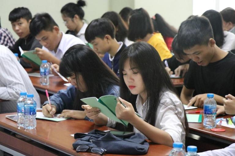 Trường trung cấp Bách Khoa Sài Gòn tổ chức khai giảng đợt 4 năm 2018