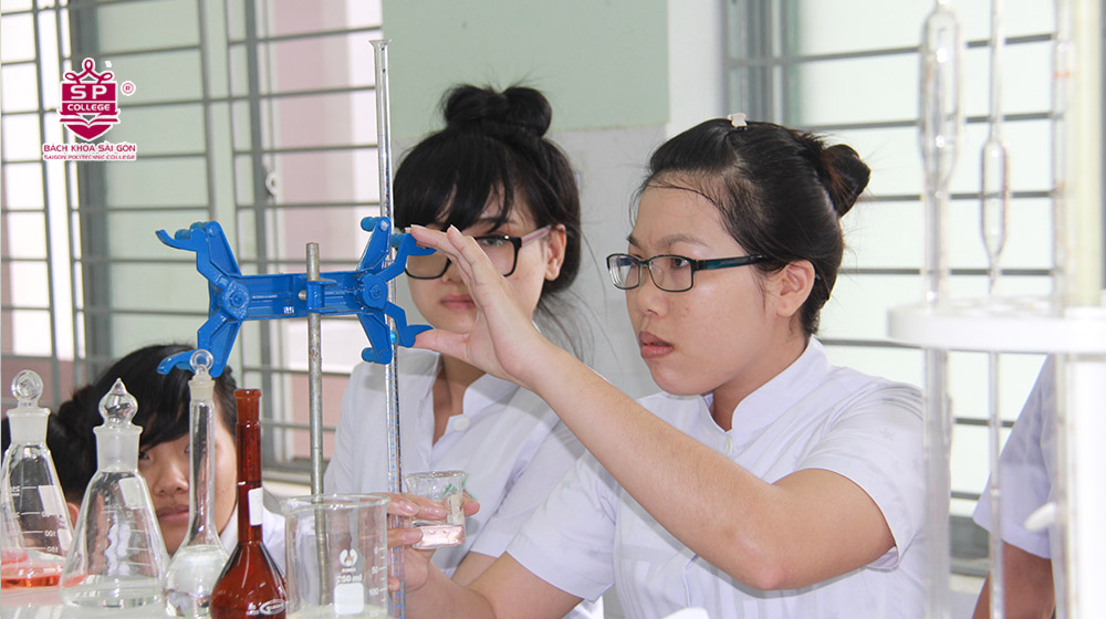 Trượt tốt nghiệp THPT vẫn được xét tuyển Trung cấp Dược