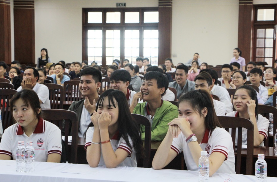 học sinh dự khai giảng
