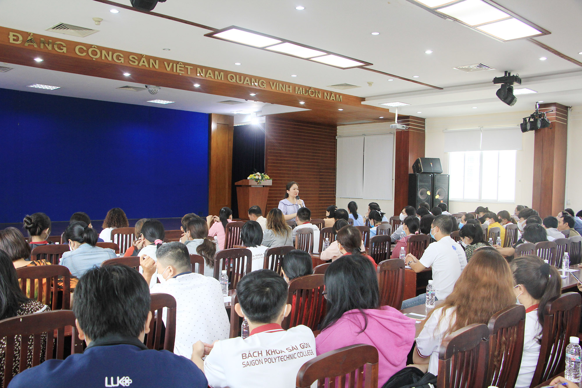 Trường Bách Khoa Sài Gòn tư vấn định hướng chương trình văn hóa phổ thông cho học sinh Khóa 14