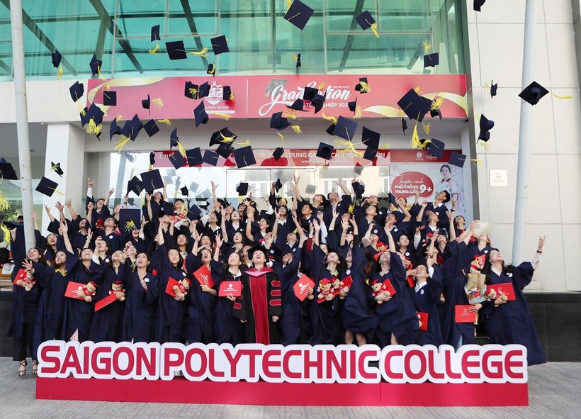 Lễ tốt nghiệp Trường Trung cấp Bách Khoa Sài Gòn năm 2022