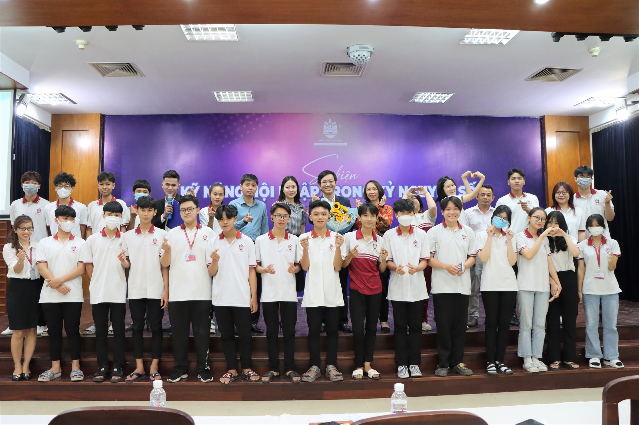 ky nang de sinh ton trong ky nguyen so khoi kinh te cong nghe spc 1